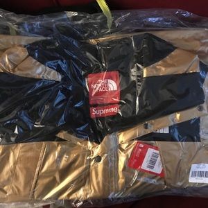 Supreme TNF Parka GOLD